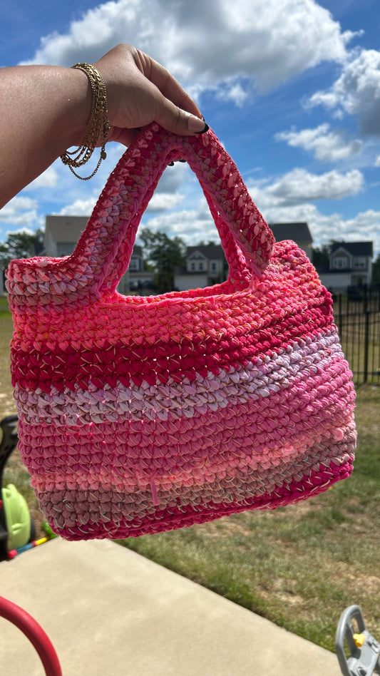 Revival Bag No7 : Summers Love Tshirt crochet bag
