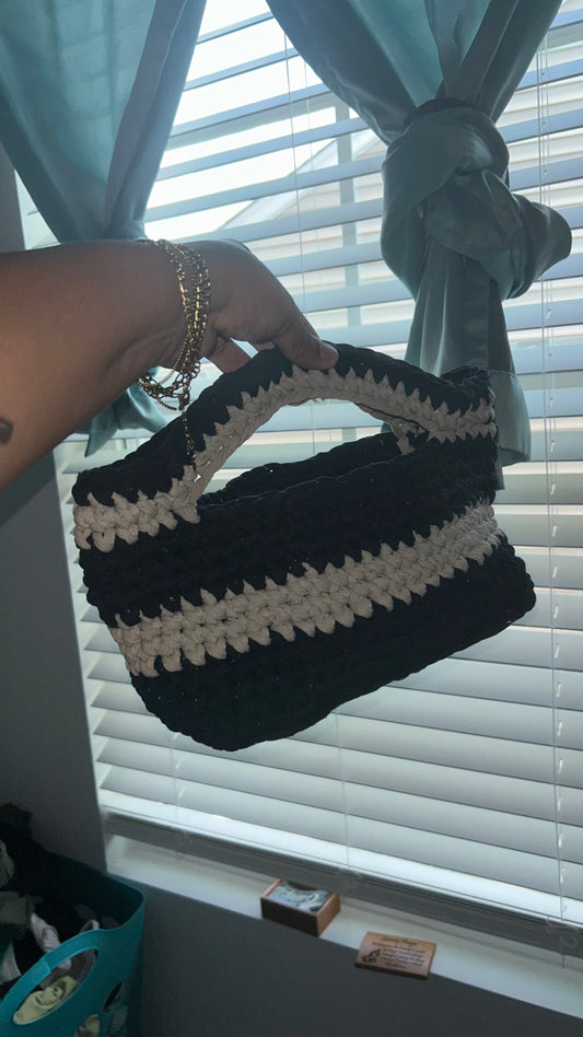 Autumn’s Night Tshirt crochet bag